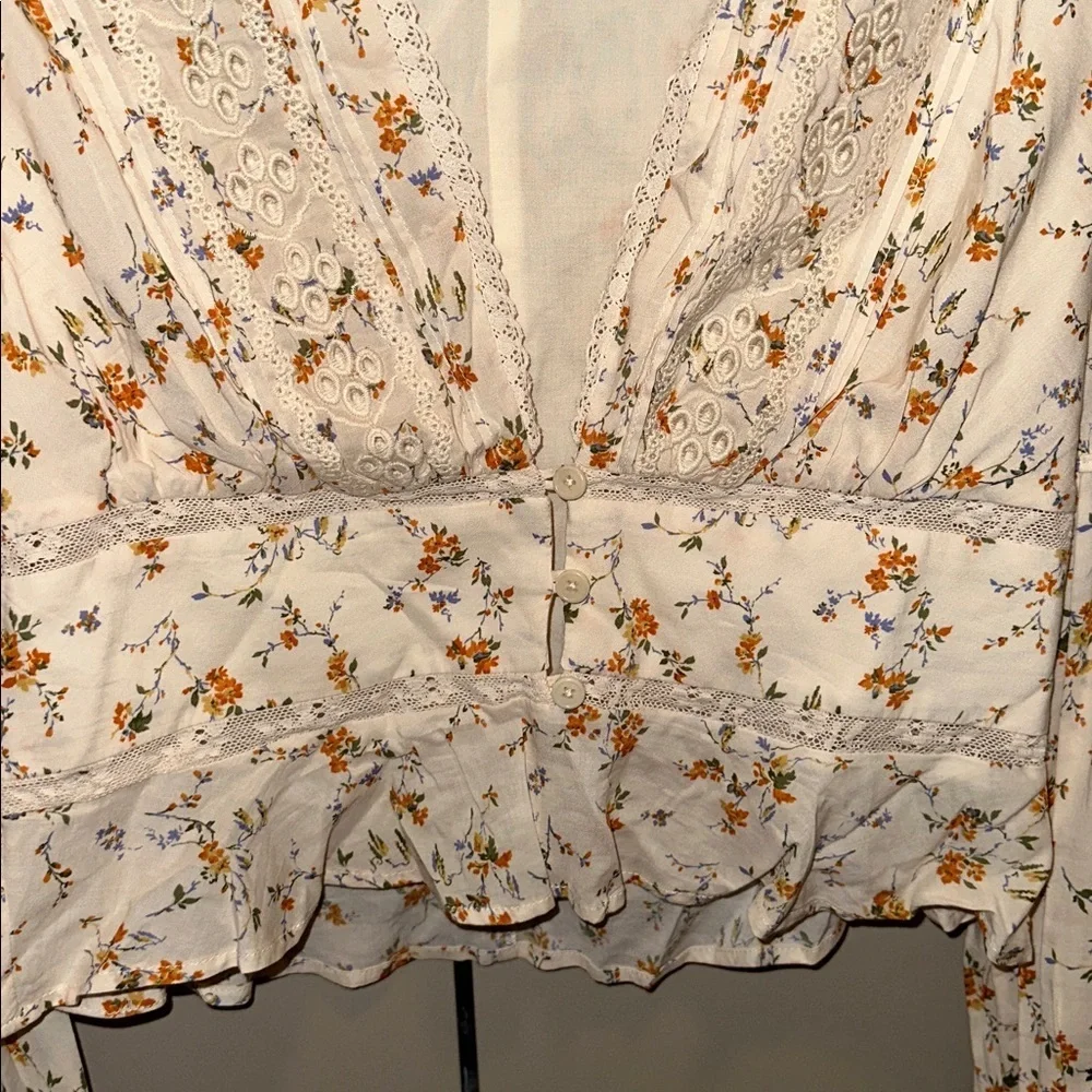 Reformation Meadowlark Long Sleeve Top size 8 - Picture 10 of 13